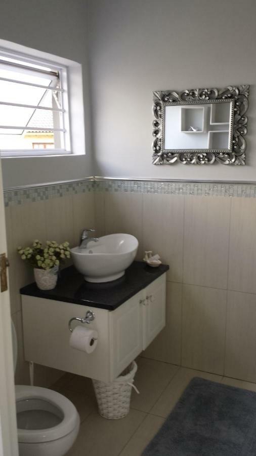 29 Carissa Street Lägenhet Somerset West Exteriör bild